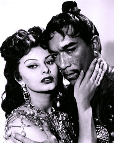 Quinn et Loren dans un film de Pietro Francisci (1954)