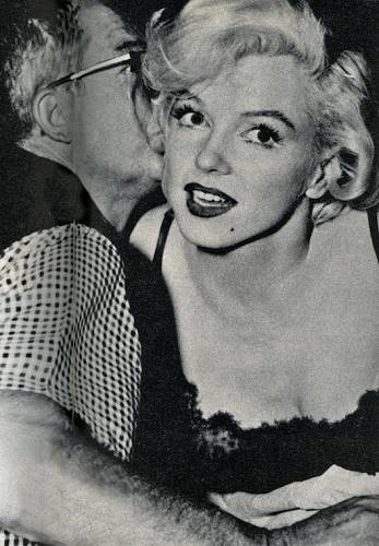 Le ma&icirc;tre et Marilyn.